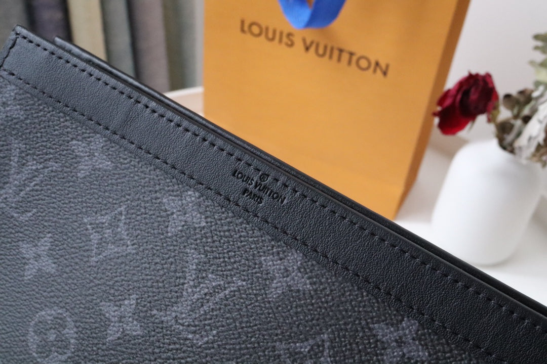LV M81018 Gaston Wearable Wallet Gaston Black Cowhide 204587