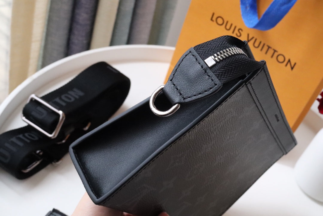 LV M81018 Gaston Wearable Wallet Gaston Black Cowhide 204587