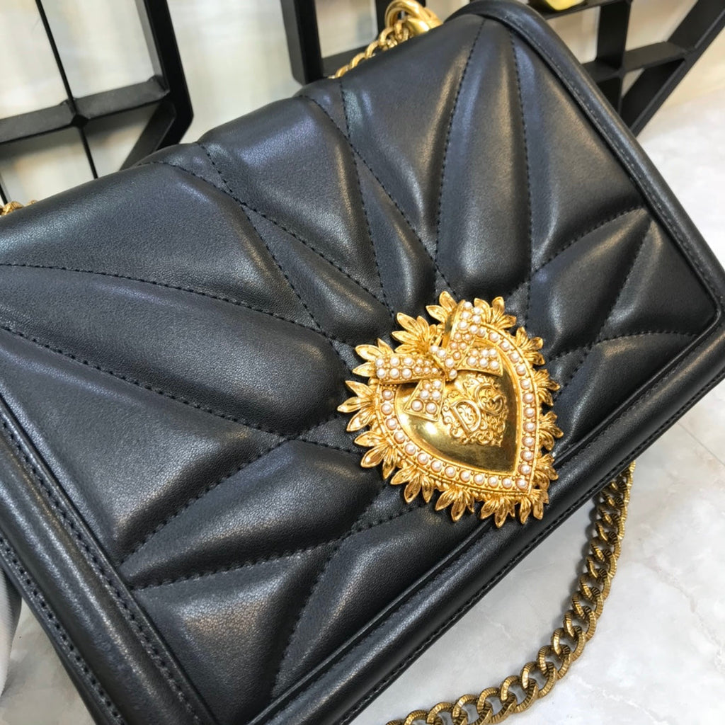 large devotion 26cm shouder bag black qulted cafskin