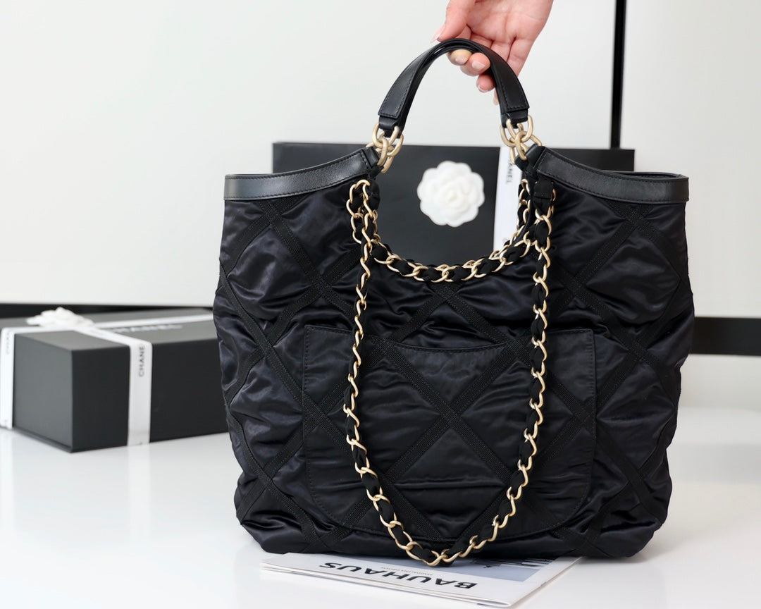 CC 22P Maxi Shopping Bag Black Nylon with Grosgrain
