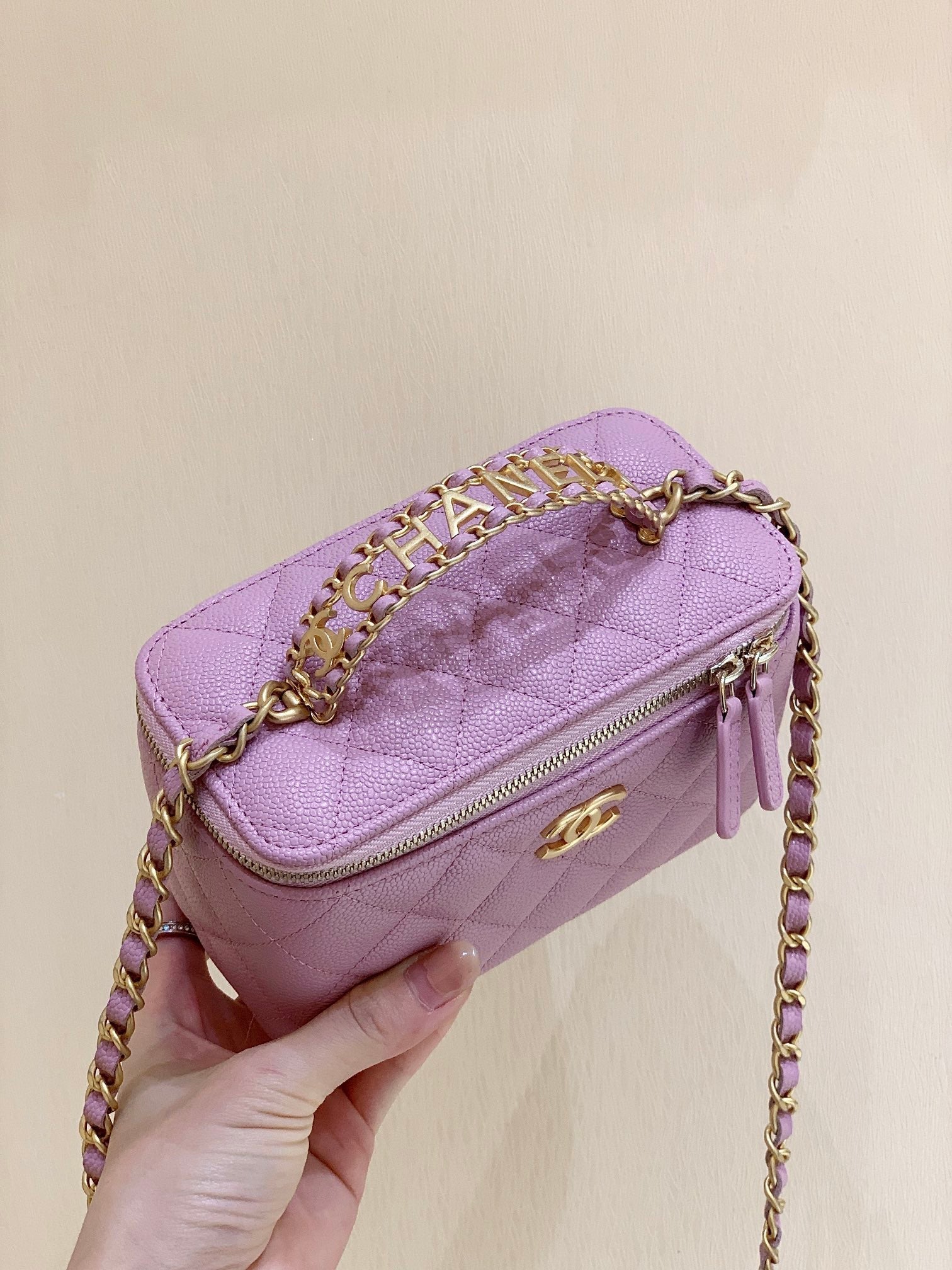 CC VANITY CASE 19 PINK CAVIAR GOLD HARDWARE