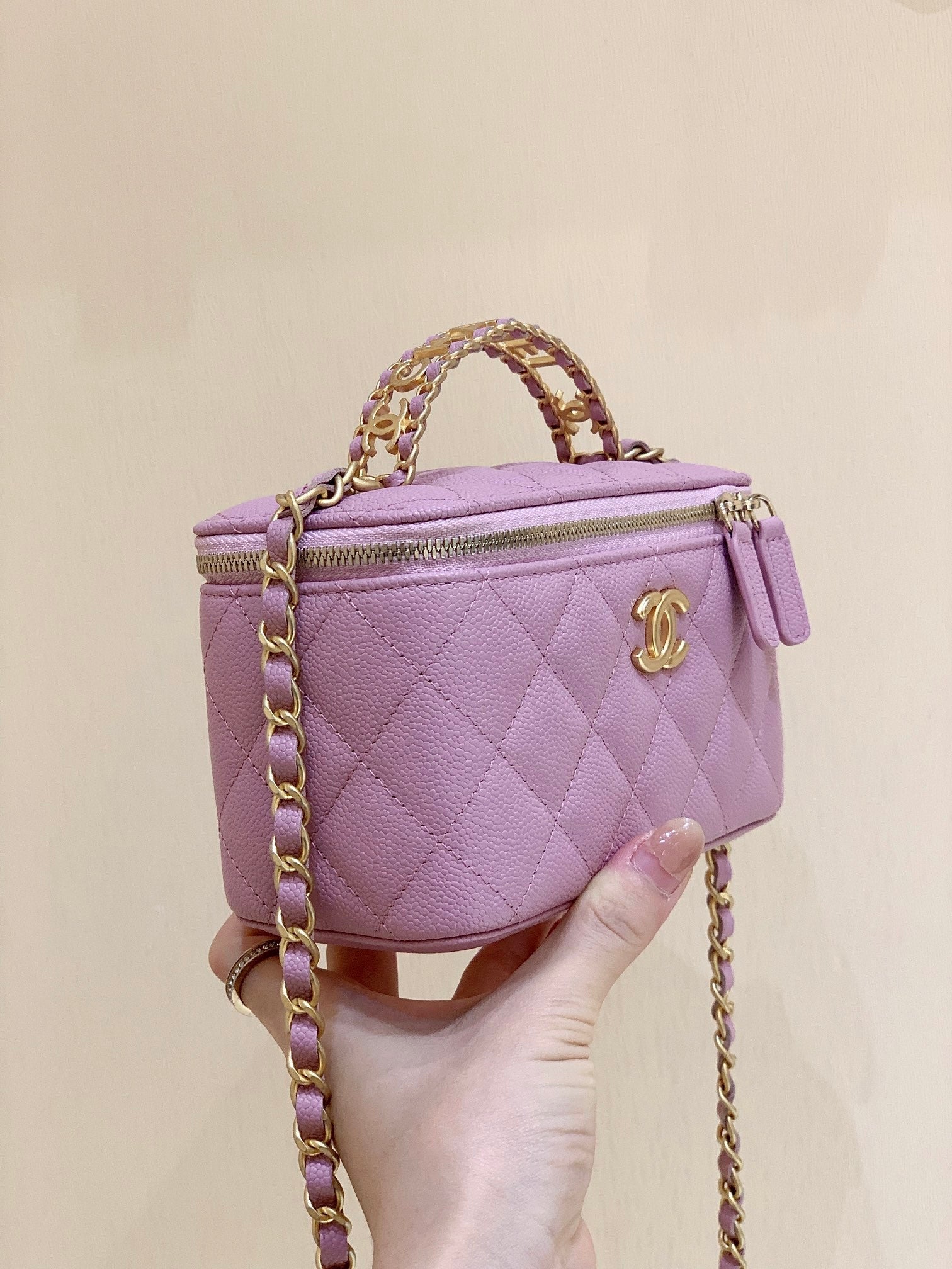 CC VANITY CASE 19 PINK CAVIAR GOLD HARDWARE