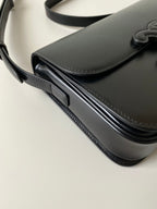 CLASSIQUE TRIOMPHE 22 ALL BLACK CALFSKIN