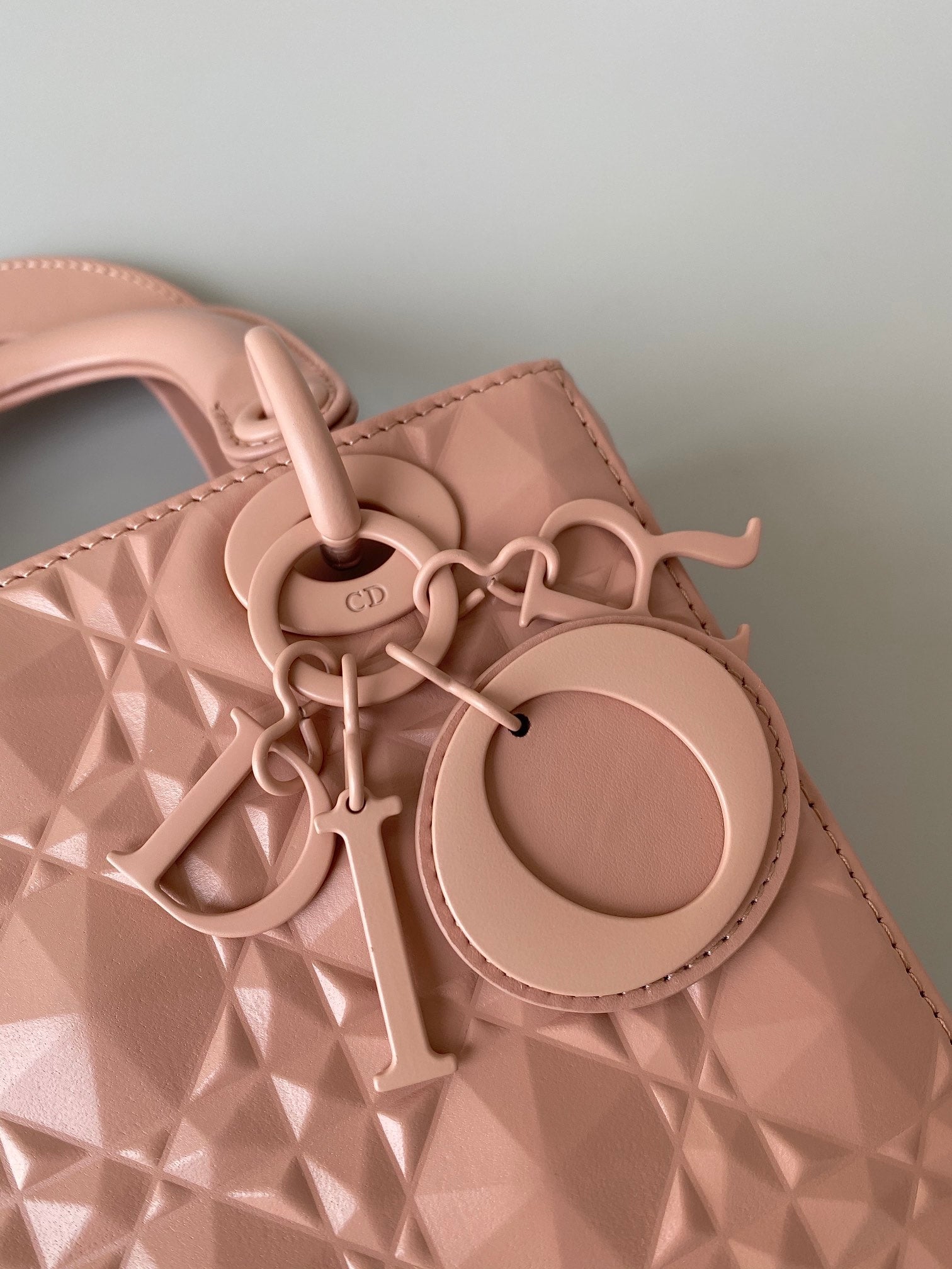 SMALL LADY 20 BLUSH ULTRAMATTE LAMBSKIN DIAMOND MOTIF