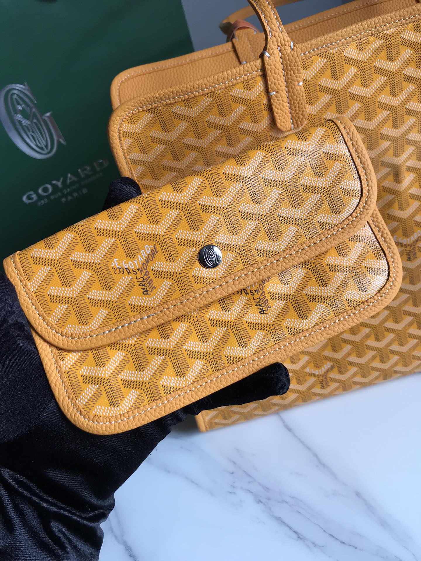 HARDY PM BAG 40 IN YELLOW GOYARDINE CANVAS AND TAURILLON LEATHER TRIM