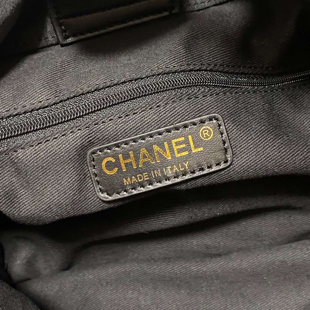 TOTE BAG 42 IN BLACK NYLON GOLD HARDWARE