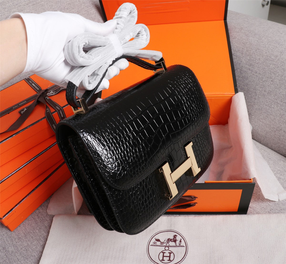 HM CONSTANCE 23 BLACK CROCODILE EMBOSSED CALFSKIN GOLD HARDWARE