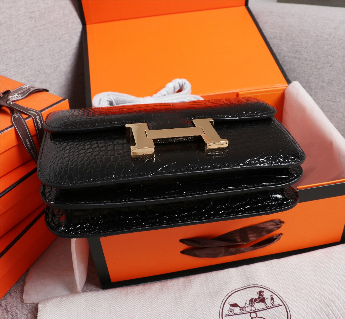 HM CONSTANCE 23 BLACK CROCODILE EMBOSSED CALFSKIN GOLD HARDWARE