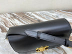CLASSIQUE TRIOMPHE 22 BLACK CALFSKIN GOLD HARDWARE