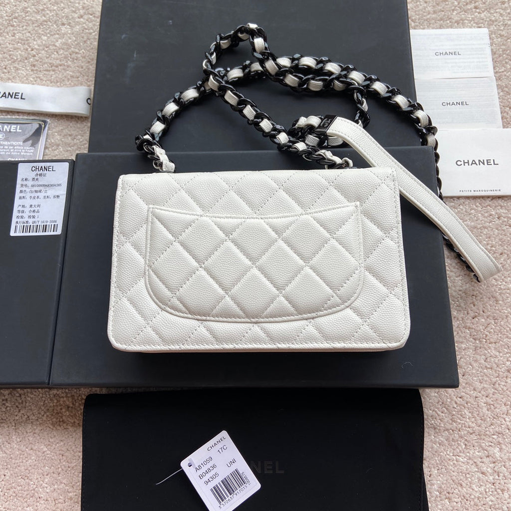 CC Classic Woc 20cm White Grained Calfskin Black Hardware