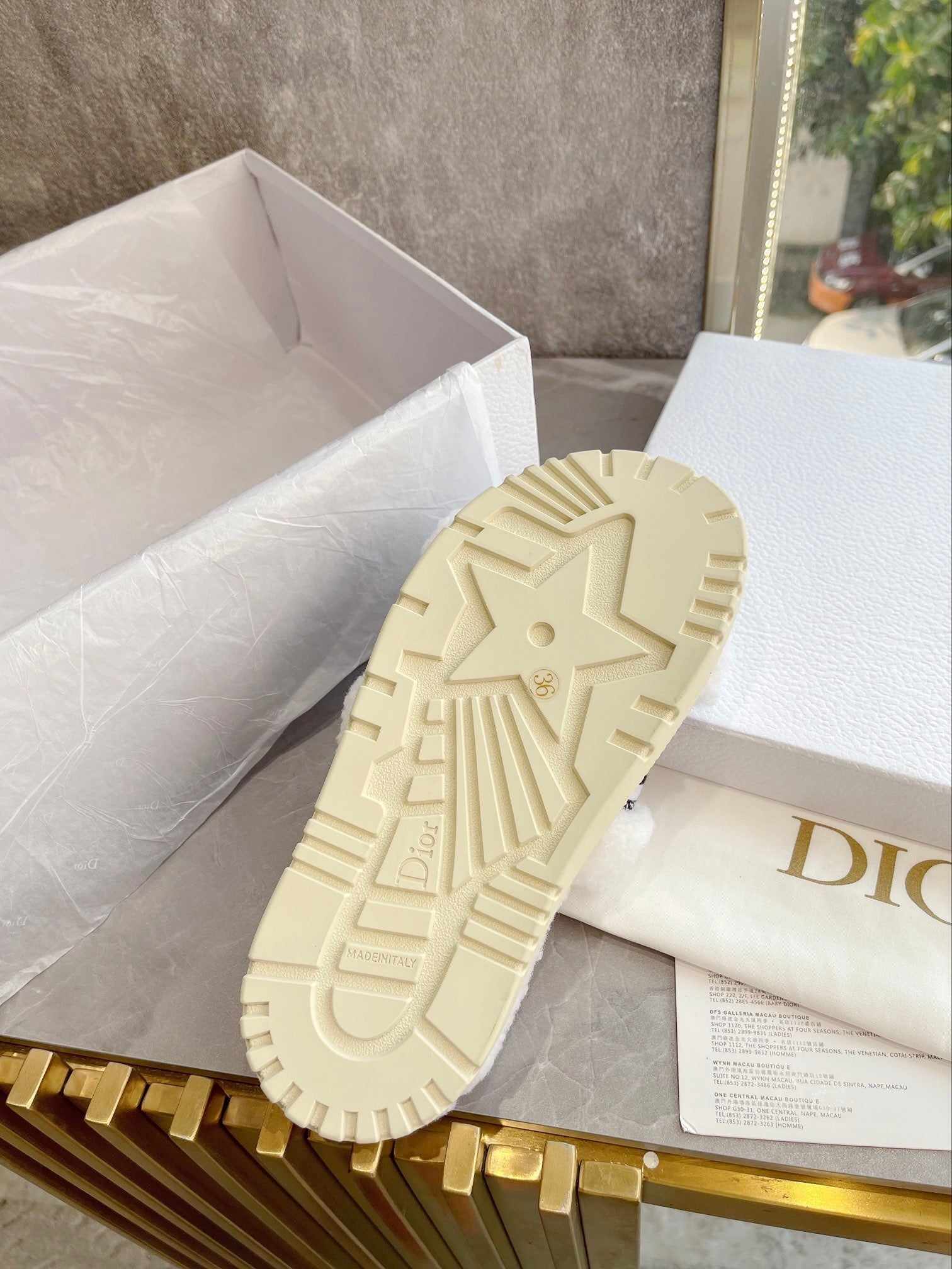 CD 25 Flat Slippers White Black Wool 395565