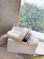 CD 25 Flat Slippers White Black Wool 395565