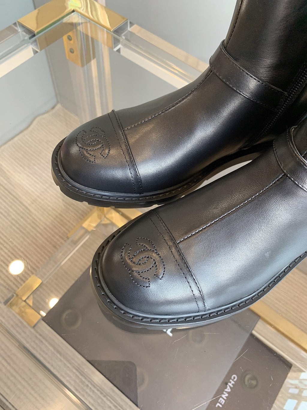 CC Front-Strap Ankle Boots 35mm Black Sheeepskin 464551