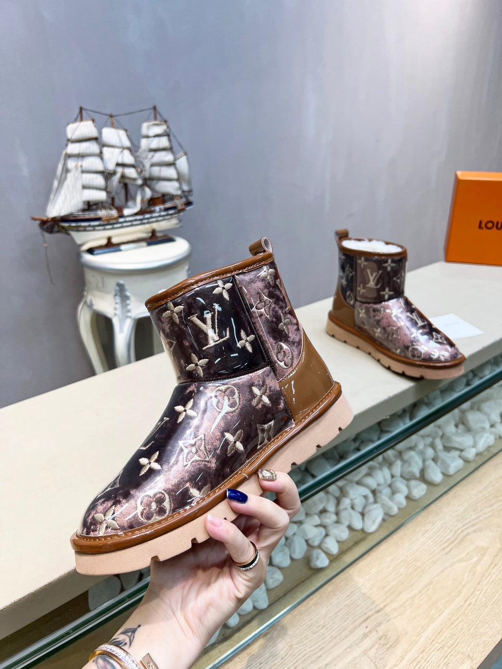 LV 25 Snow Boots Purple Monogram PVC Wool