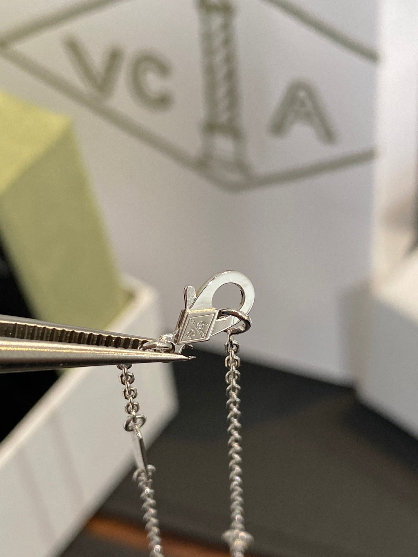 VCA Clover    Turquoise Sliver 1 Diamond Necklace