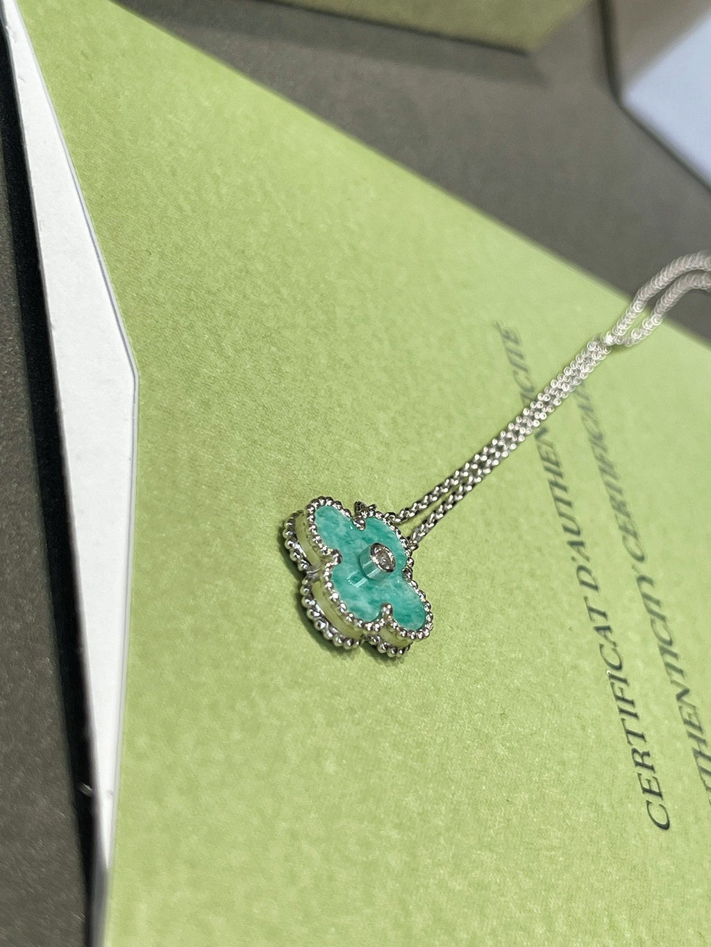 VCA Clover    Turquoise Sliver 1 Diamond Necklace