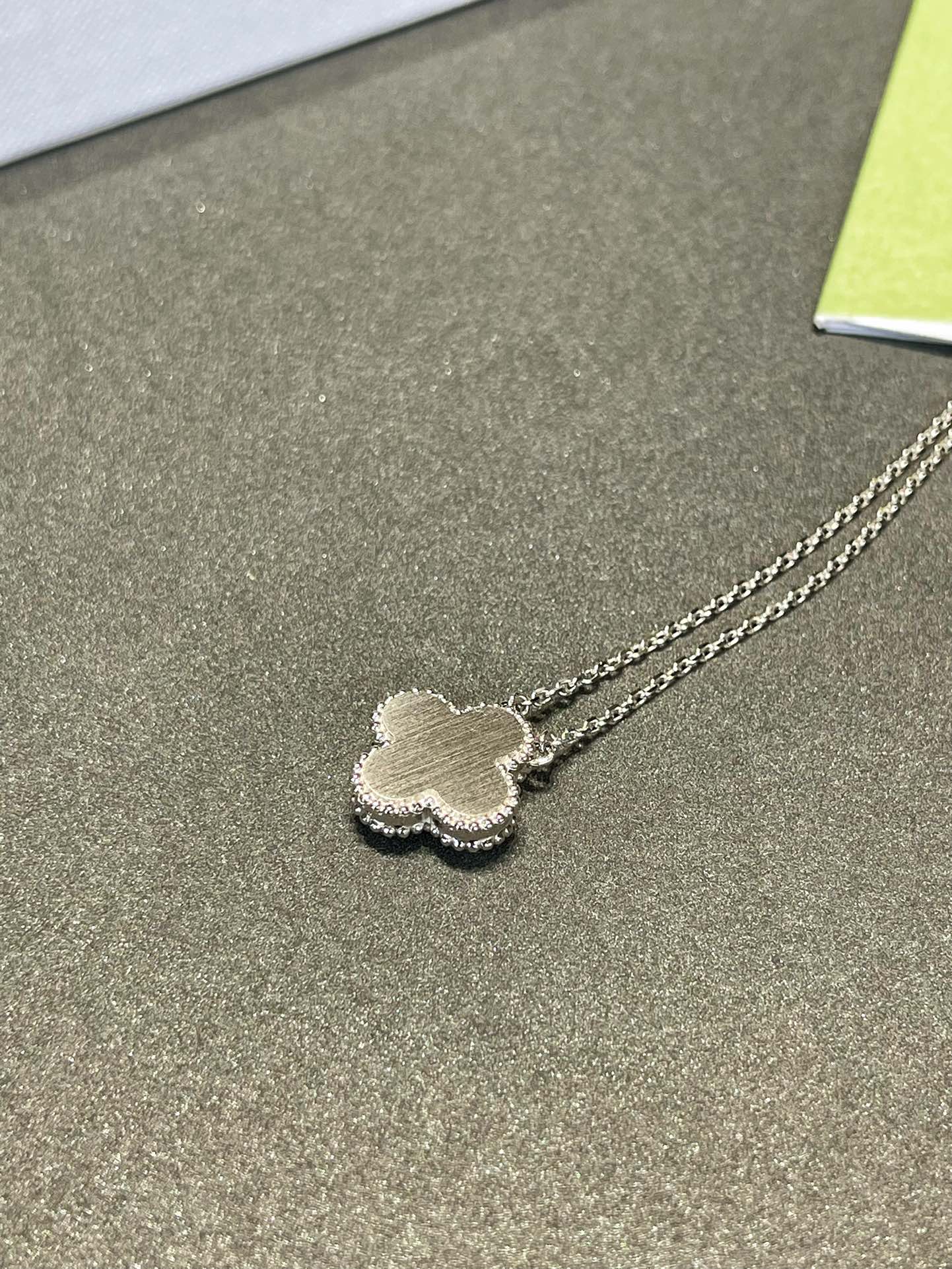 VCA Clover    Turquoise Sliver 1 Diamond Necklace