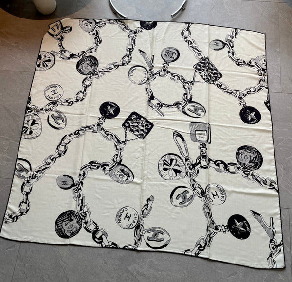 CC Square Scarf 140 CM In White Black Silk  421550