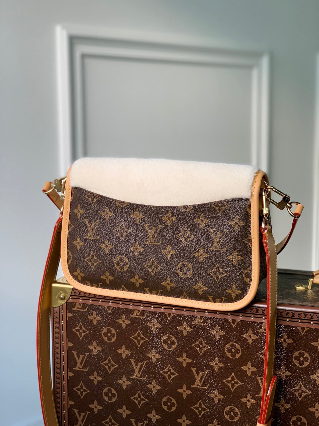 diane 24 brown monogram canvas white fleece