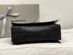 CRUSH MEDIUM CHAIN BAG 31 IN BLACK CRUSHED CALFSKIN GOLD HARDWARE