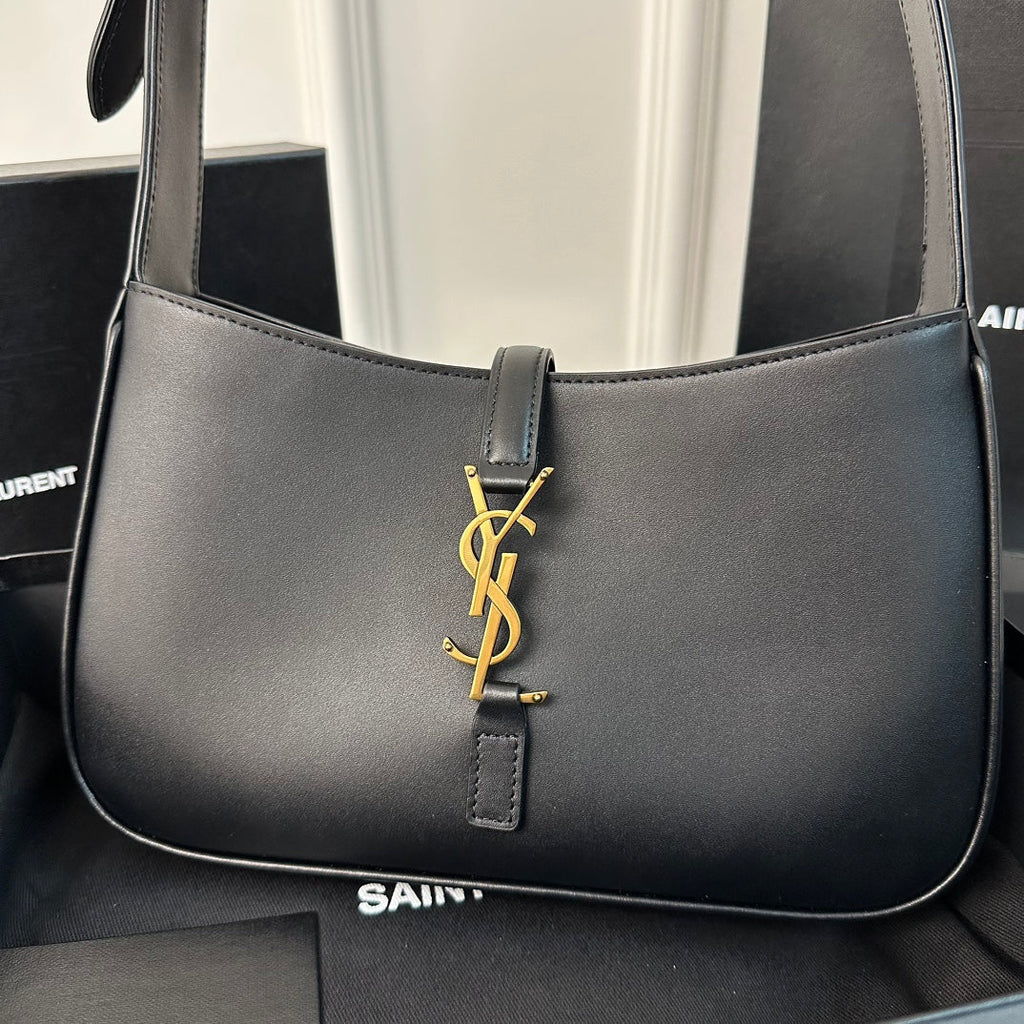 Le 5 a 7 24 Black Lambskin Ghw