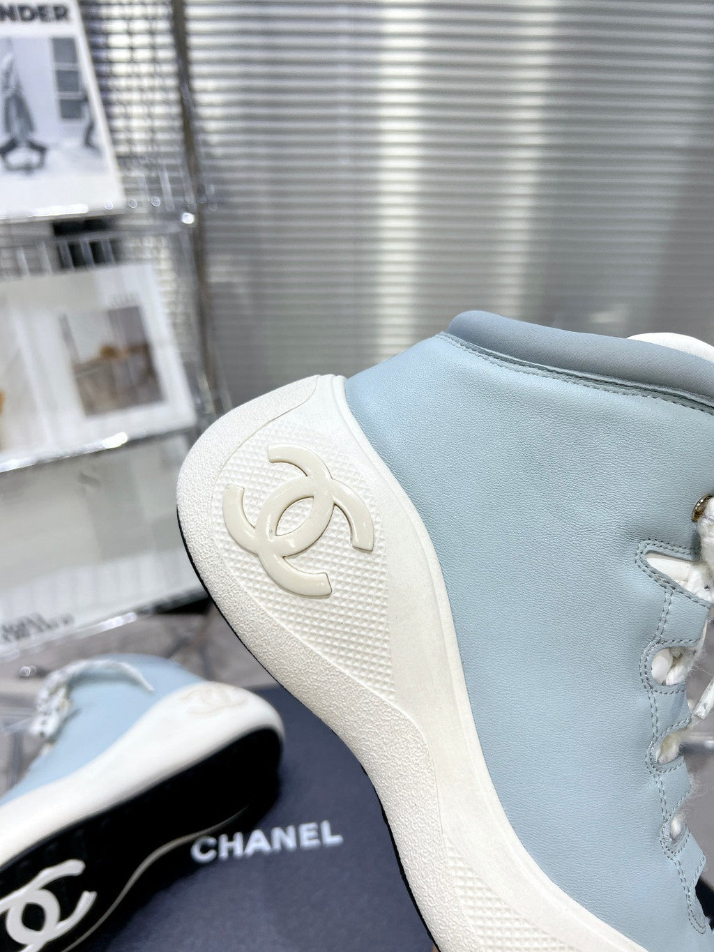 CC CANO ALTO SNEAKER IN BLUE POWDER CALFSKIN AND WHITE RUBBER
