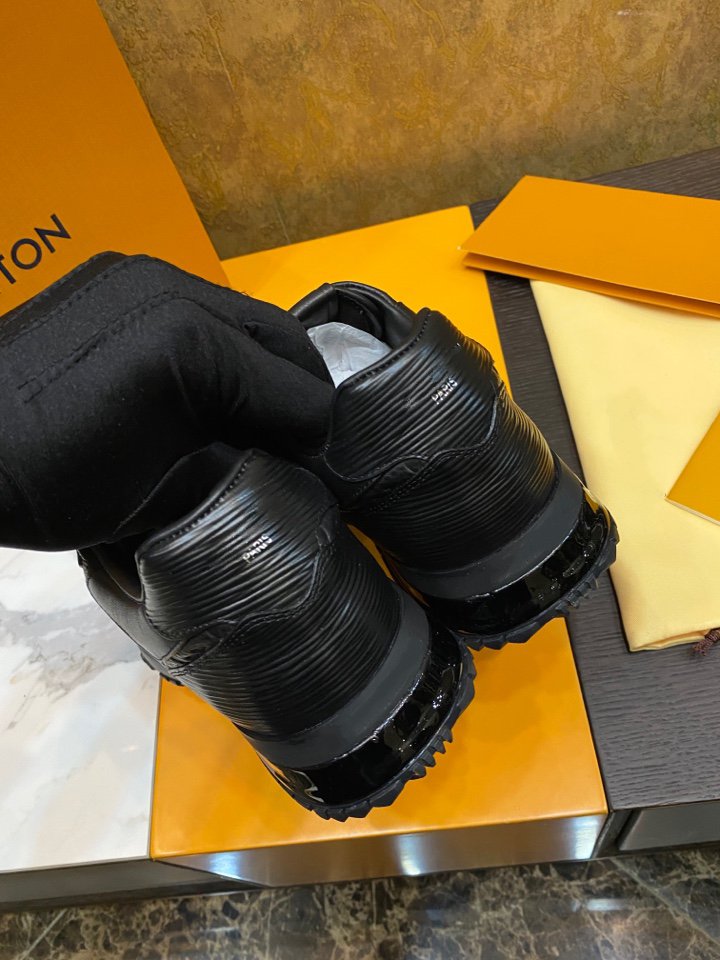 LV RUN AWAY BLACK