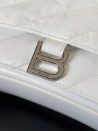 CRUSH CHAINED BAG 32 IN WHITE QUILTED CRUSHED CALFSKIN SILVER HARDWARE