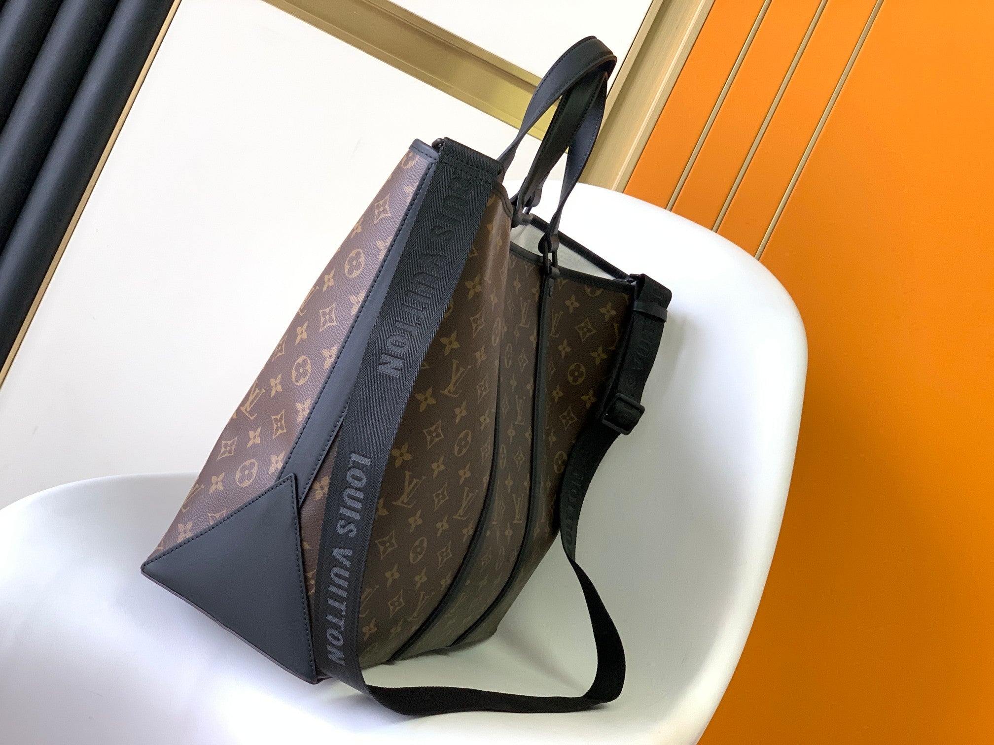 LV Week-End Tote Large Handbag Brown Monogram Canvas