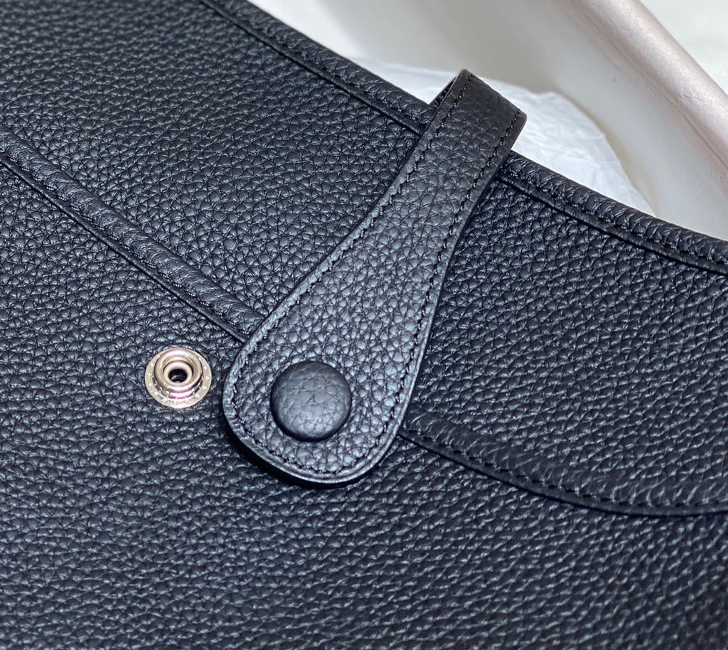 Evelyne 29cm Navy Togo Shw