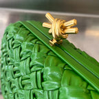 KNOT 19 IN EMERALD GREEN LAMBSKIN