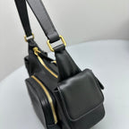 PUCKET BAG 21 IN BLACK CALFSKIN