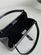MEDIUM 22 KEY HANDBAG IN BLACK CALFSKIN
