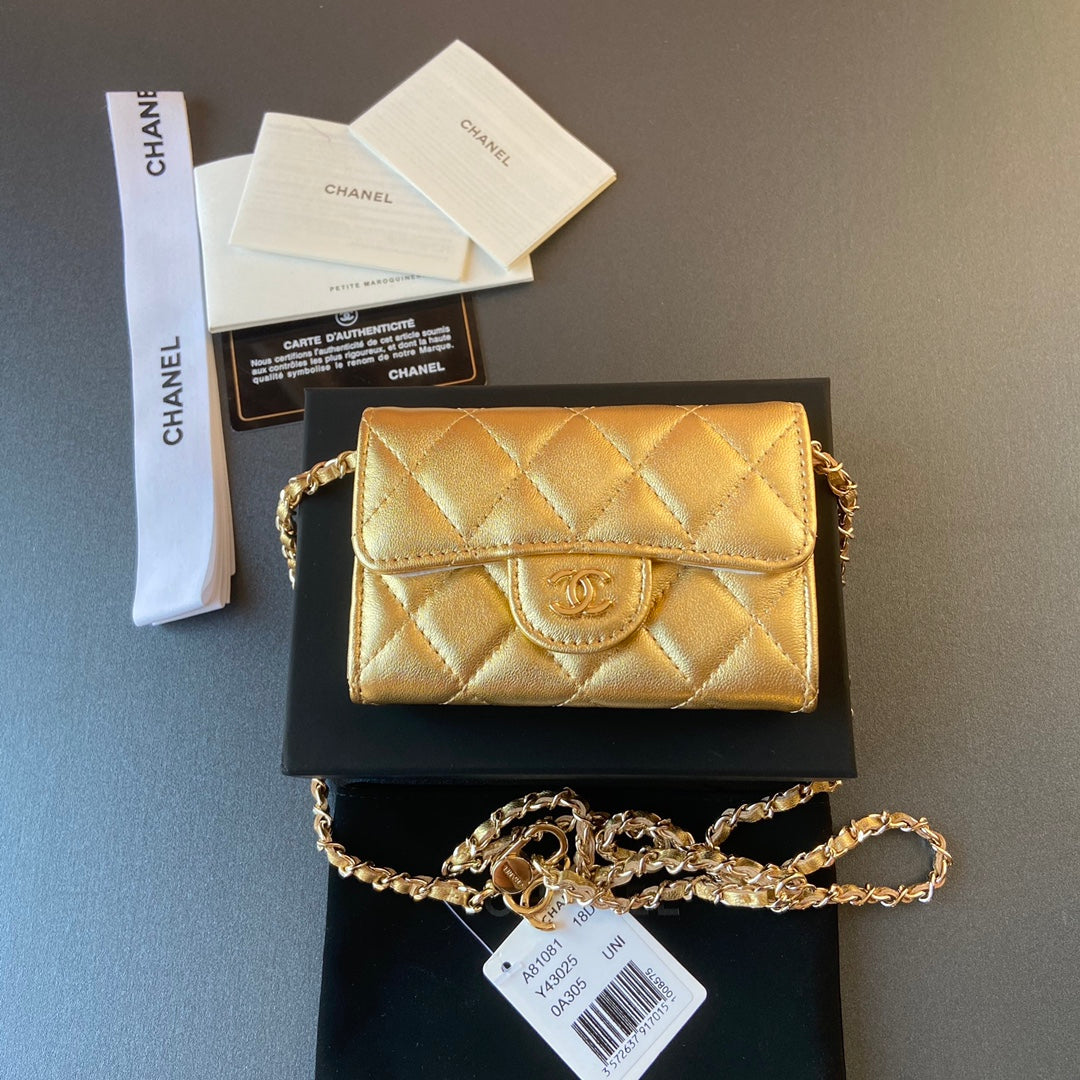 CC 24 Classic Wallet On Chain 11cm Golden Sheepskin  235161