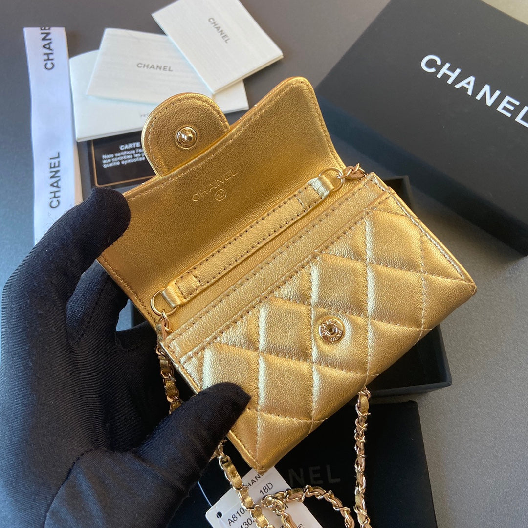 CC 24 Classic Wallet On Chain 11cm Golden Sheepskin  235161