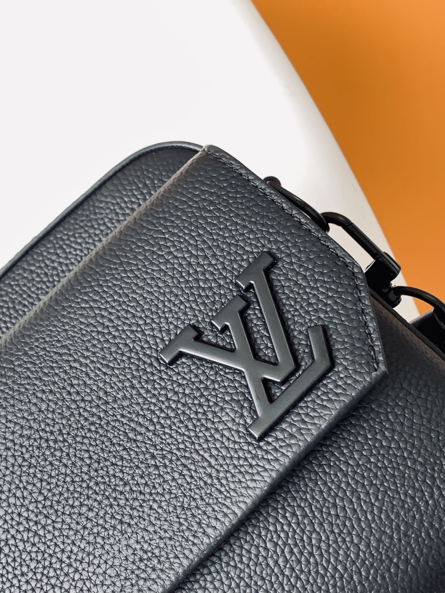 LV Fastline Messenger Bag 23.5 Black Cowhide HW