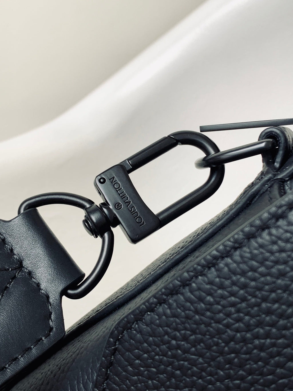 LV Fastline Messenger Bag 23.5 Black Cowhide HW