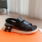 HM ELECTRIC CROCODILE MOTIF SANDAL BLACK CALFSKIN