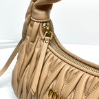 miuwander hobo 23 beige matelasse leather