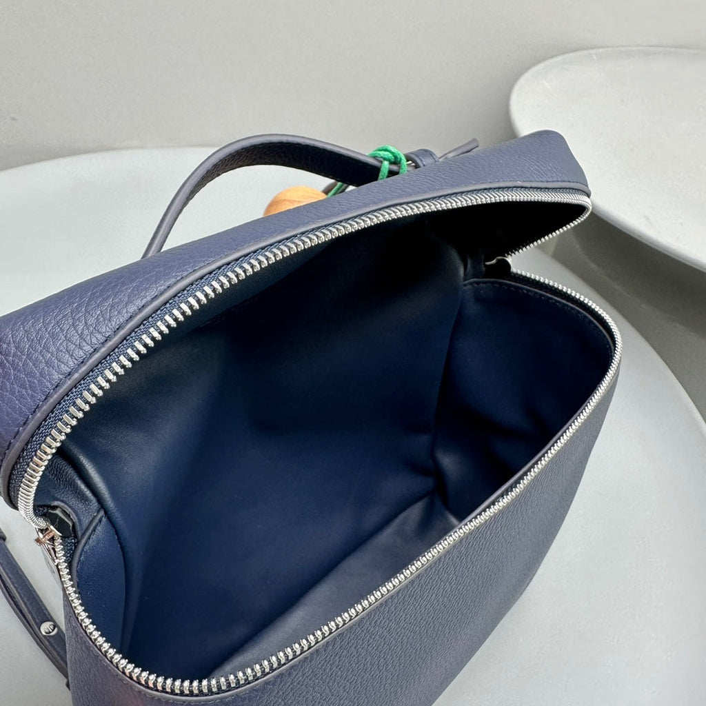 Extra Pocket Backpack 23 Navy Cowhide Shw