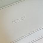 MINI VANITY CASE 18 IN WHITE LAMBSKIN