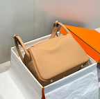 HM LINDY 30 BAG CAMEL TAURILLON CLEMENCE LEATHER