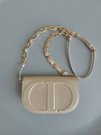 SIGNATURE HOBO 21 BAG IN BEIGE CALFSKIN