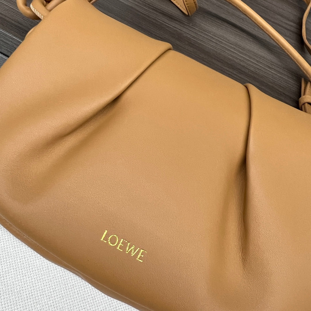 Loew Paseo Shoulder Bag 25cm Soft Gold Cowhide