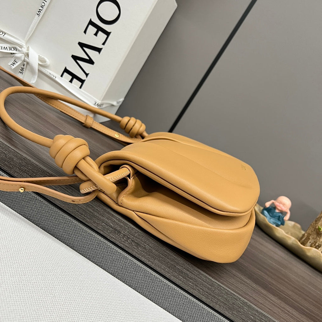 Loew Paseo Shoulder Bag 25cm Soft Gold Cowhide