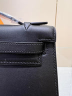 HM KELLY POCHETTE 22CM BLACK SWIFT GOLD HARDWARE