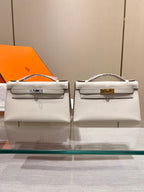 HM KELLY POCHETTE 22CM WHITE SWIFT SILVER HARDWARE