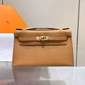 HM KELLY POCHETTE 22CM BROWN SWIFT GOLD HARDWARE