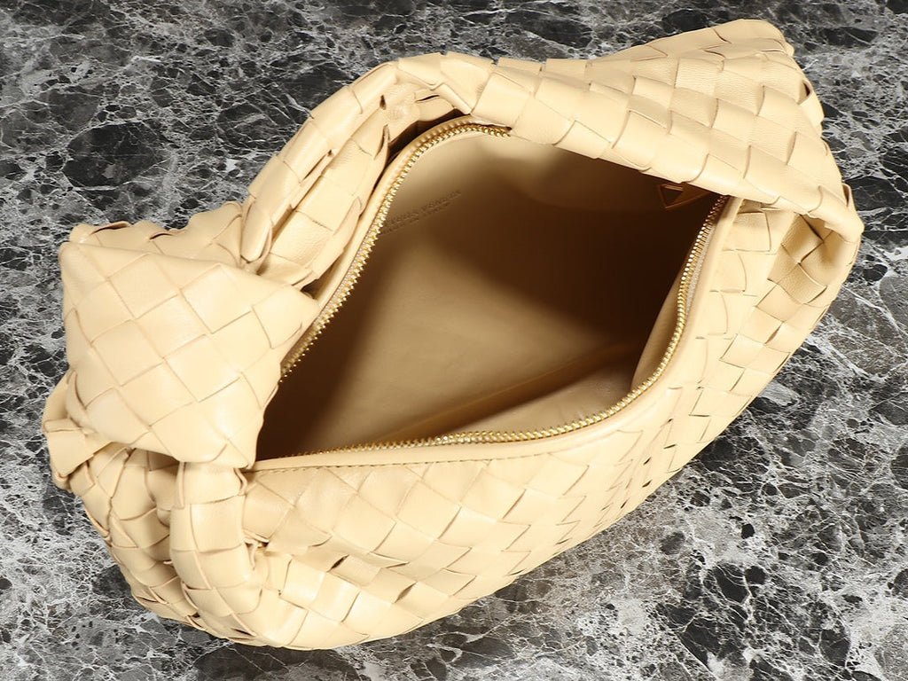 bv teen jodie 36cm beige lambskin