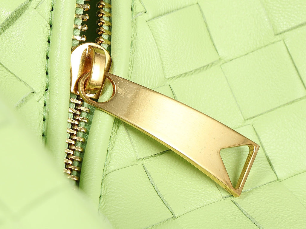 bv teen jodie 36cm light green lambskin